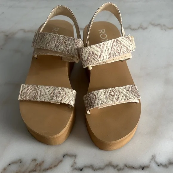 Roxy Women's Sandals with Cream Woven Straps NWT - Picture 2 of 6